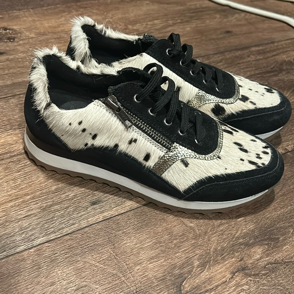 Myra cowhide size 7 shoes new without tag